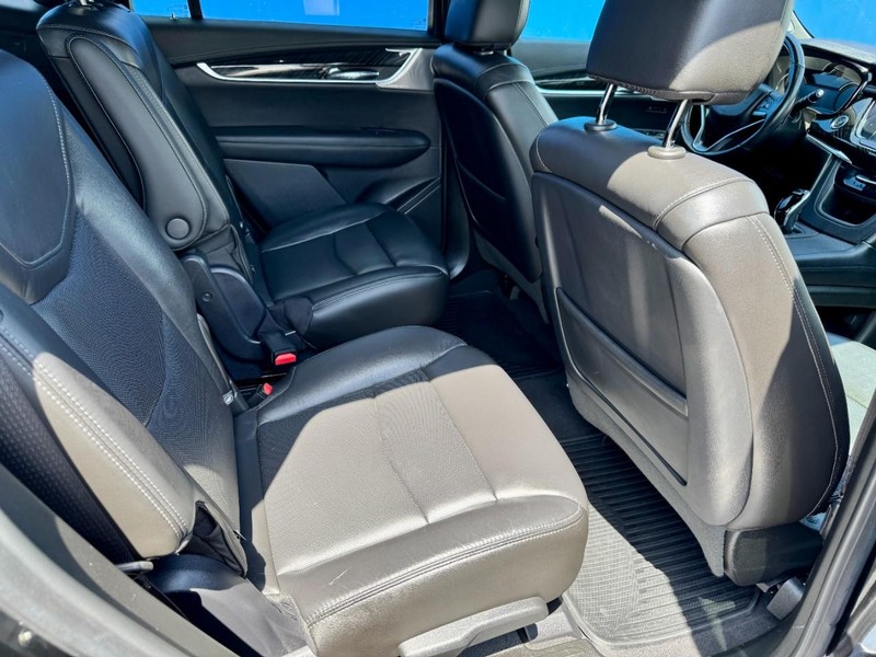 Cadillac XT6 Premium Luxury FWD Vehicle Image 21