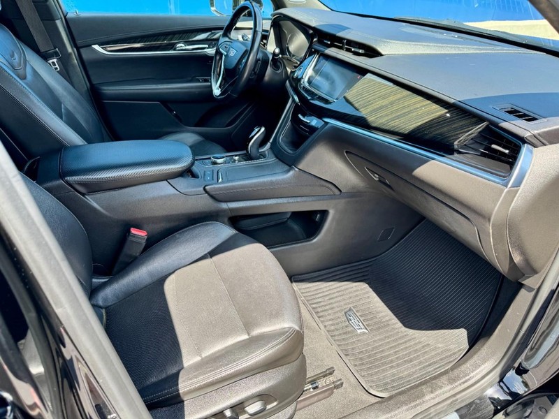 Cadillac XT6 Premium Luxury FWD Vehicle Image 22