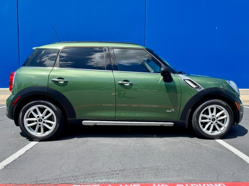 MINI Cooper Countryman S ALL4 Vehicle Image 03