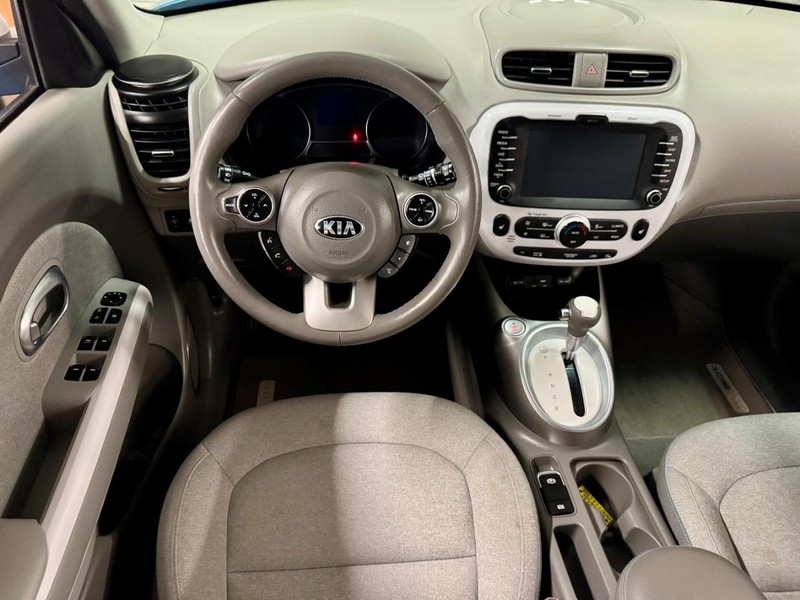 Kia Soul EV Vehicle Image 06