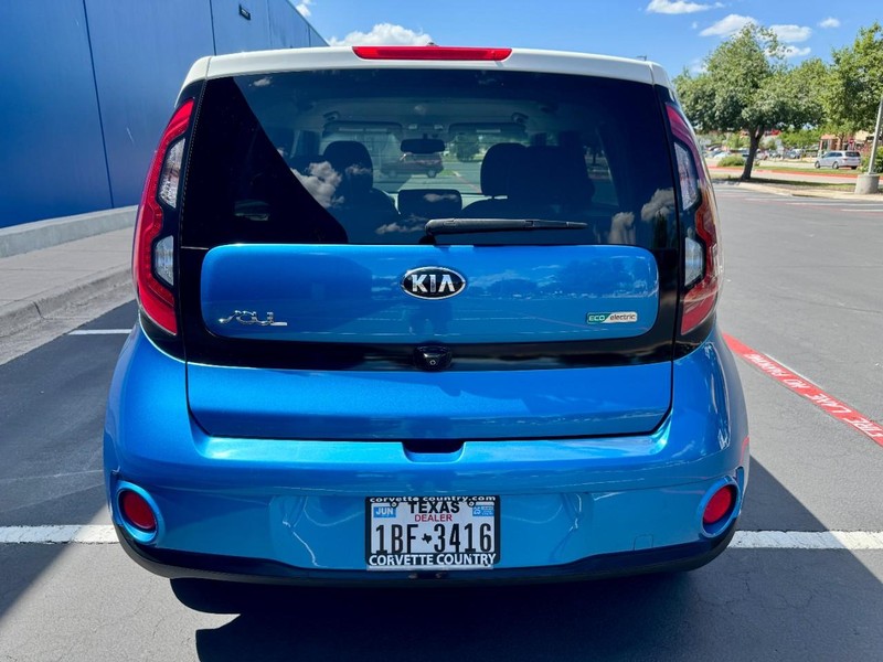 Kia Soul EV Vehicle Image 16