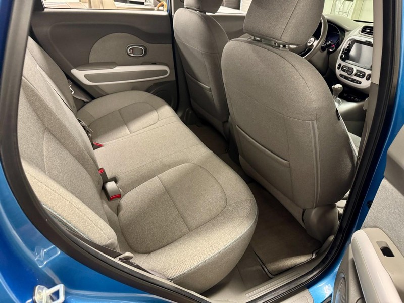 Kia Soul EV Vehicle Image 18