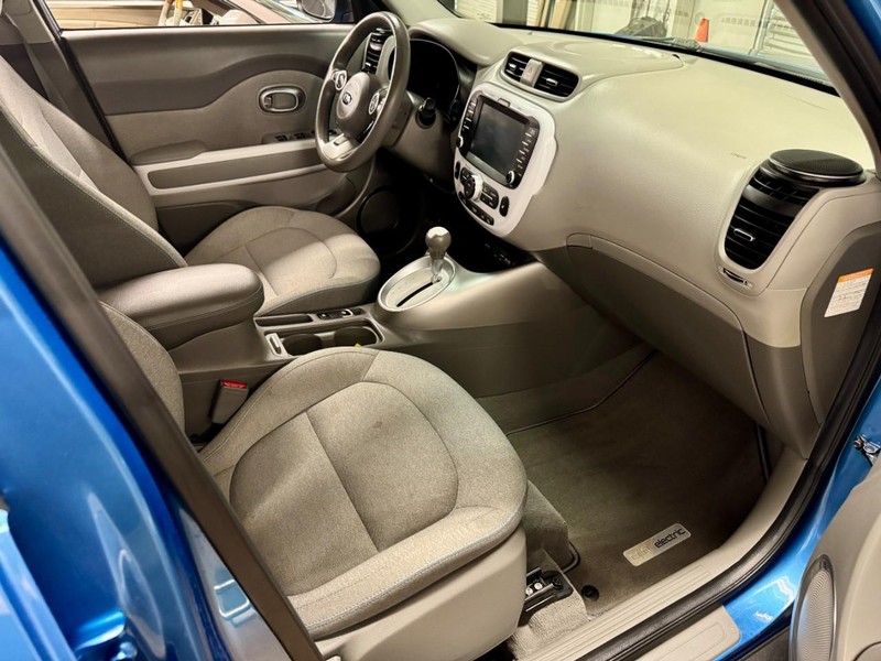 Kia Soul EV Vehicle Image 19