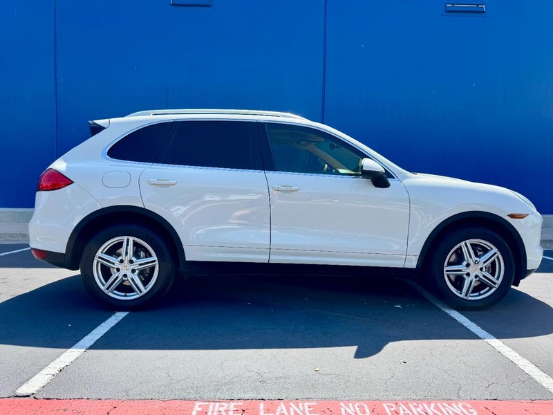 Porsche Cayenne S (AWD) Vehicle Image 03