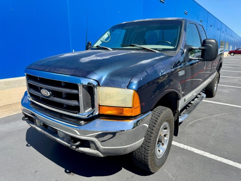 Ford F-350 Super Duty SuperCab XLT 7.3 TDSL 4 Vehicle Image 02