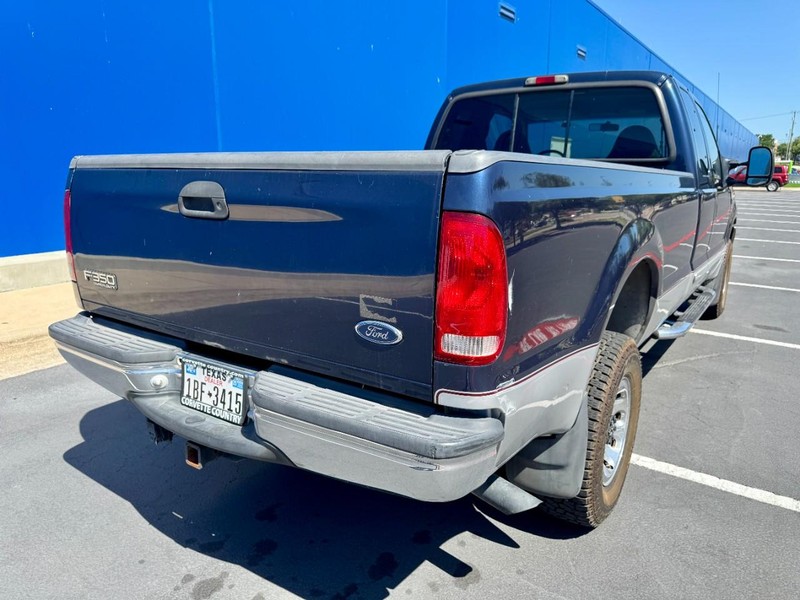 Ford F-350 Super Duty SuperCab XLT 7.3 TDSL 4 Vehicle Image 04