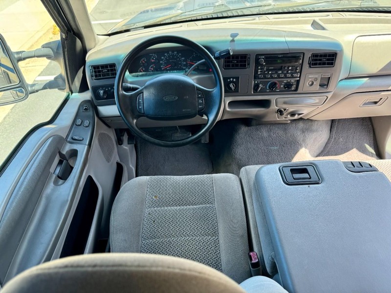 Ford F-350 Super Duty SuperCab XLT 7.3 TDSL 4 Vehicle Image 06