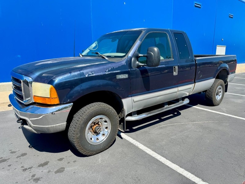 Ford F-350 Super Duty SuperCab XLT 7.3 TDSL 4 Vehicle Image 08