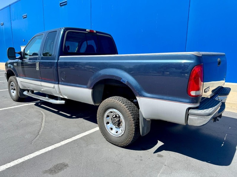 Ford F-350 Super Duty SuperCab XLT 7.3 TDSL 4 Vehicle Image 09
