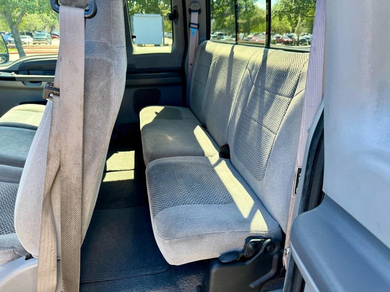 Ford F-350 Super Duty SuperCab XLT 7.3 TDSL 4 Vehicle Image 17