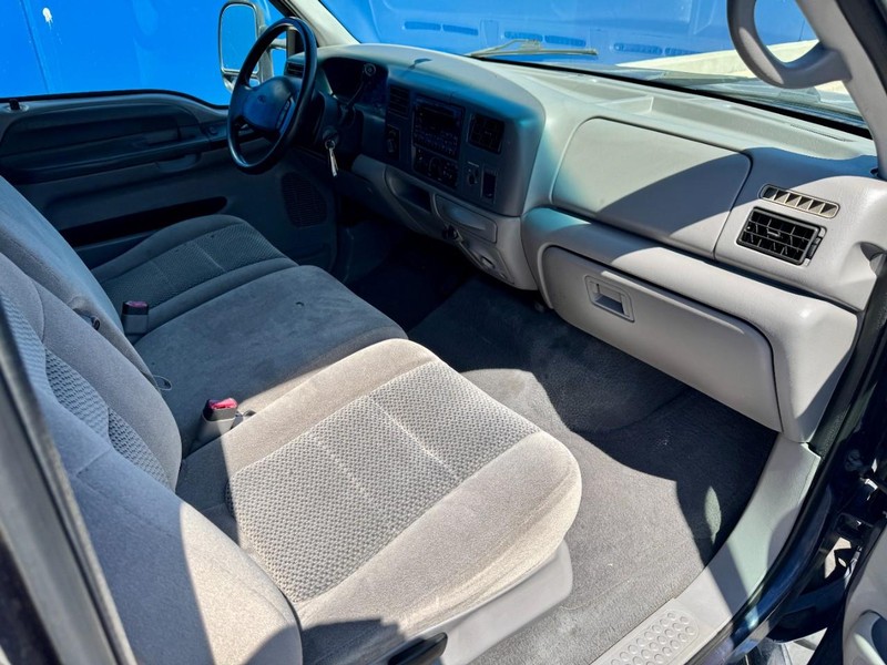 Ford F-350 Super Duty SuperCab XLT 7.3 TDSL 4 Vehicle Image 19
