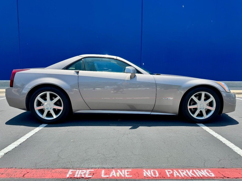 Cadillac XLR Vehicle Image 03
