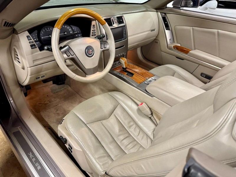 Cadillac XLR Vehicle Image 05