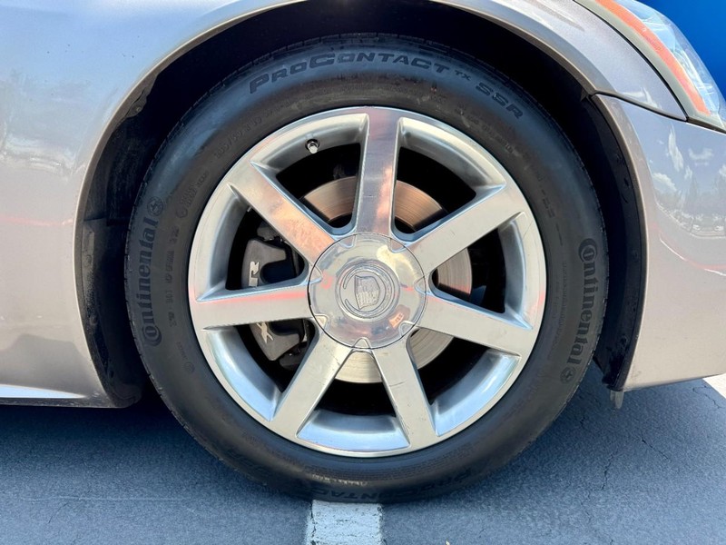 Cadillac XLR Vehicle Image 19