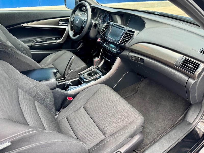 Honda Accord EX Vehicle Image 19