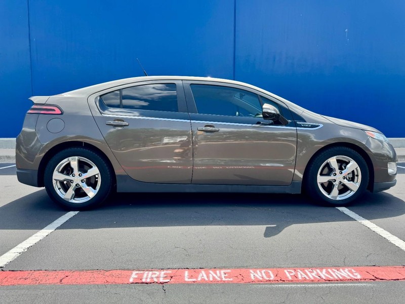 Chevrolet Volt Premier Vehicle Image 03