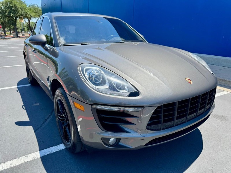 Porsche Macan S AWD Vehicle Image 13