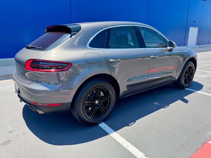 Porsche Macan S AWD Vehicle Image 15