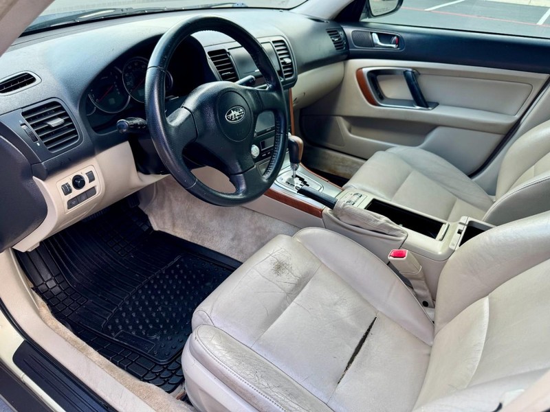 Subaru Outback Limited Vehicle Image 05