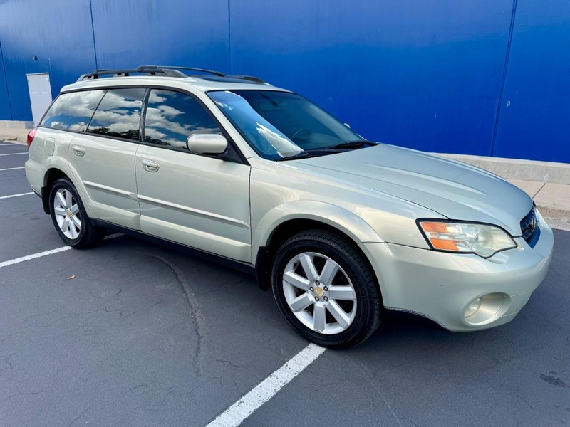 Subaru Outback Limited Vehicle Image 14