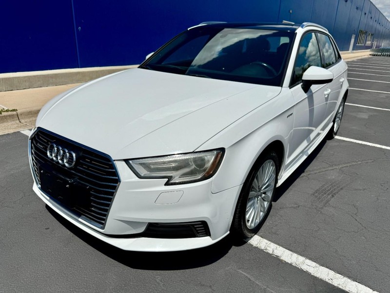 Audi A3 Sportback e-tron 1.4T I4 PHEV Premium Vehicle Image 02