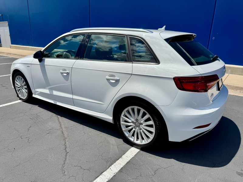 Audi A3 Sportback e-tron 1.4T I4 PHEV Premium Vehicle Image 09