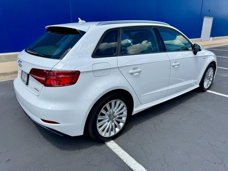 Audi A3 Sportback e-tron 1.4T I4 PHEV Premium Vehicle Image 15