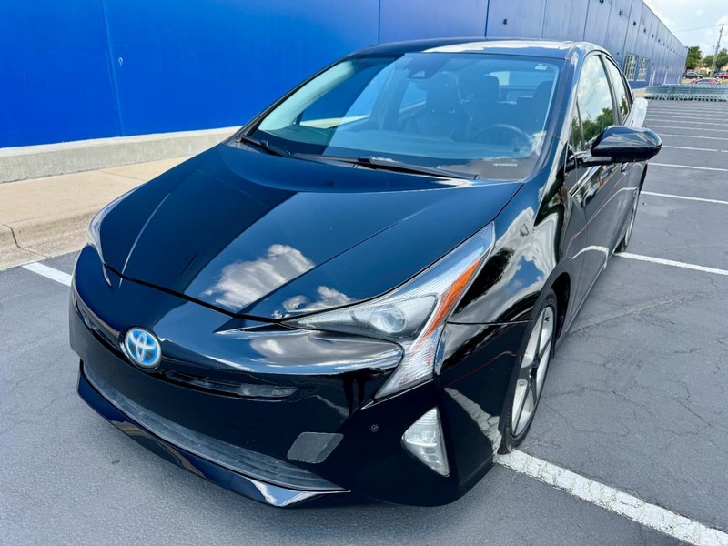 2016 Toyota Prius Four Touring photo 2