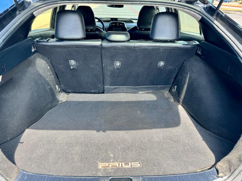 2016 Toyota Prius Four Touring photo 18