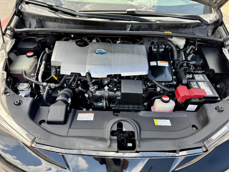 2016 Toyota Prius Four Touring photo 21