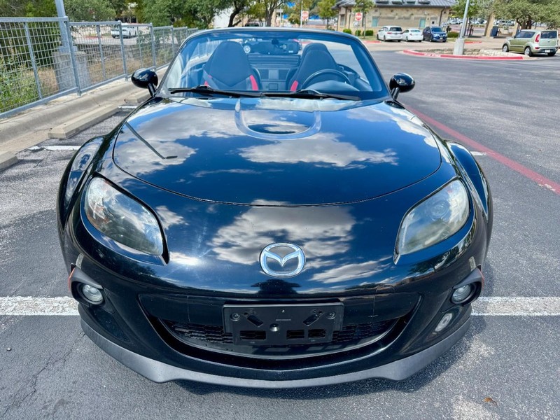 Mazda MX-5 Miata Club PRHT Vehicle Full-screen Gallery Image 07