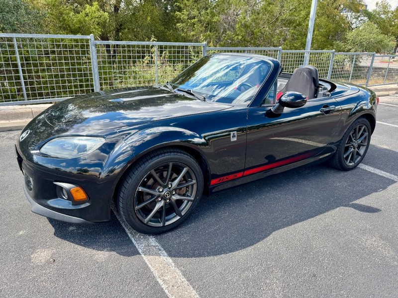 Mazda MX-5 Miata Club PRHT Vehicle Full-screen Gallery Image 08