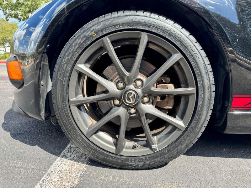 Mazda MX-5 Miata Club PRHT Vehicle Full-screen Gallery Image 19