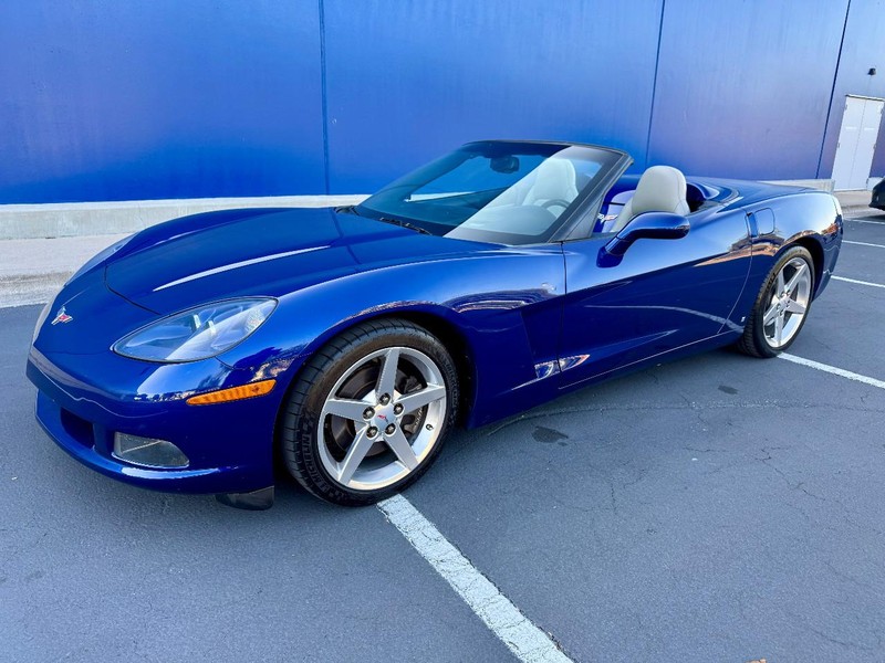 Chevrolet Corvette Vehicle Full-screen Gallery Image 08