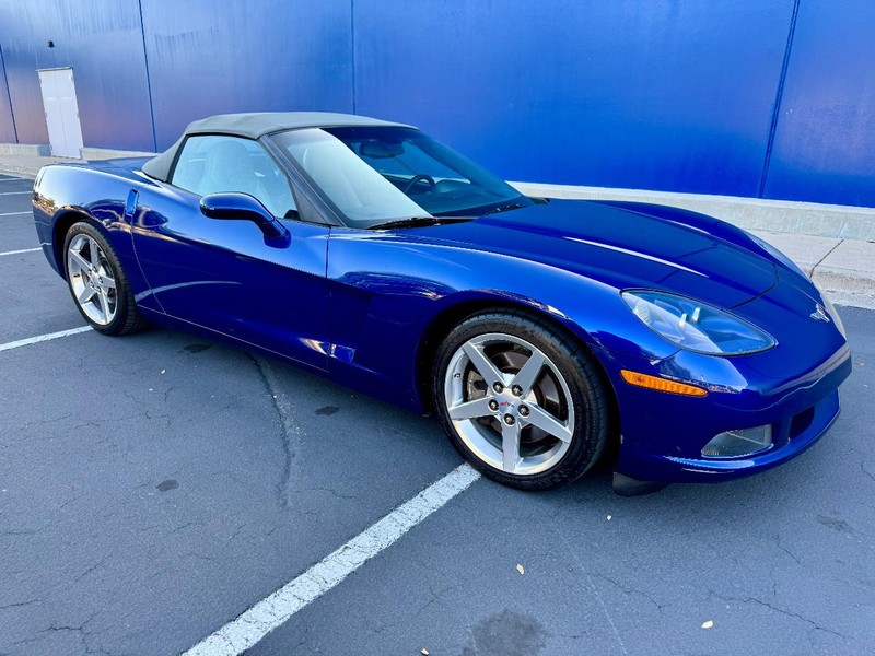 Chevrolet Corvette Vehicle Full-screen Gallery Image 14