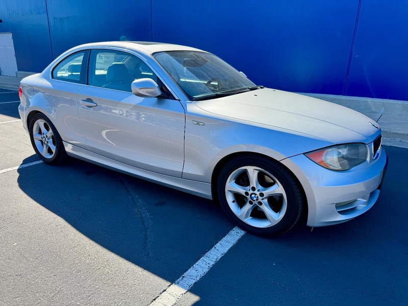 BMW 128i Vehicle Image 14