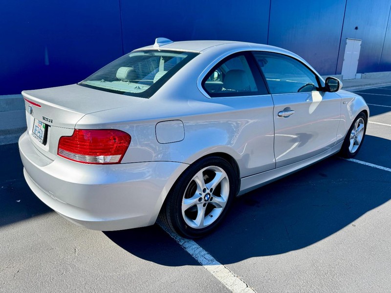 BMW 128i Vehicle Image 15