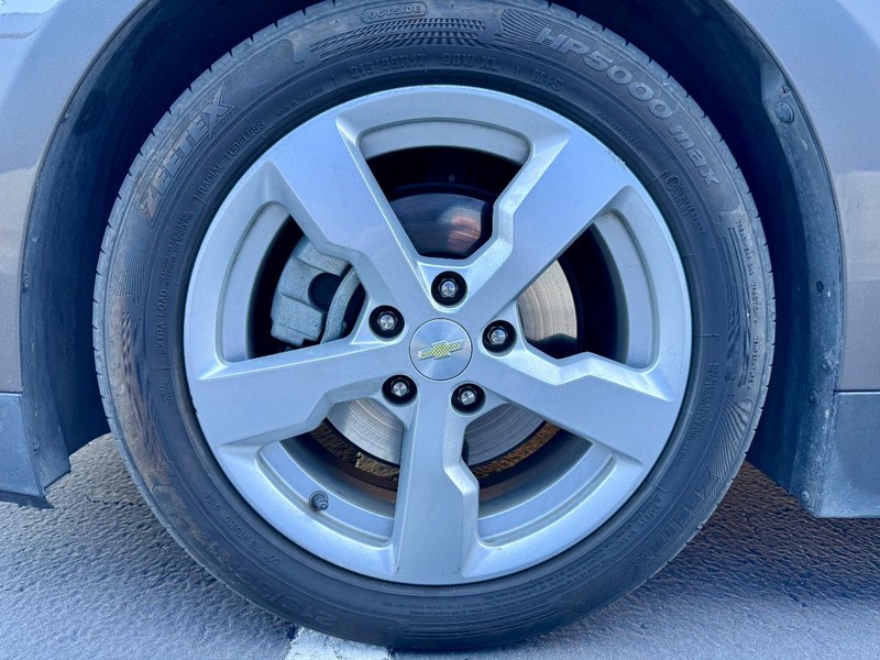 Chevrolet Volt Vehicle Image 21