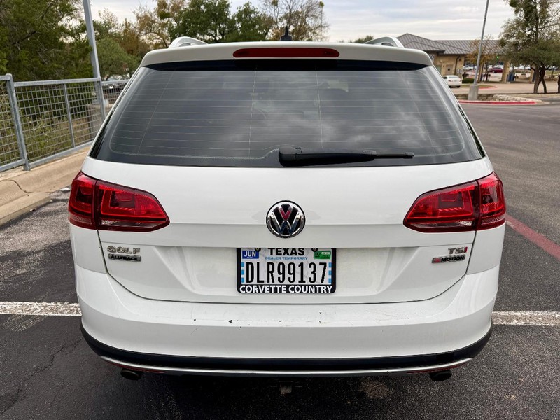 Volkswagen Golf Alltrack SEL Vehicle Image 16