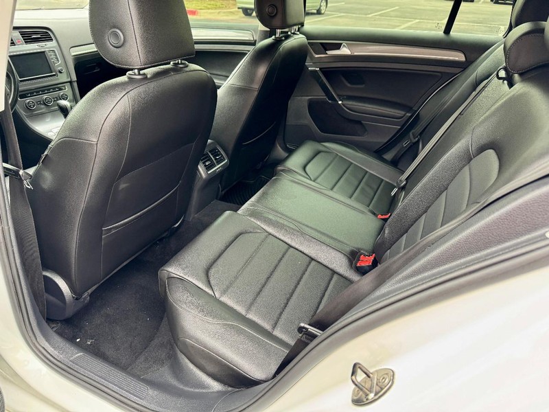 Volkswagen Golf Alltrack SEL Vehicle Image 17