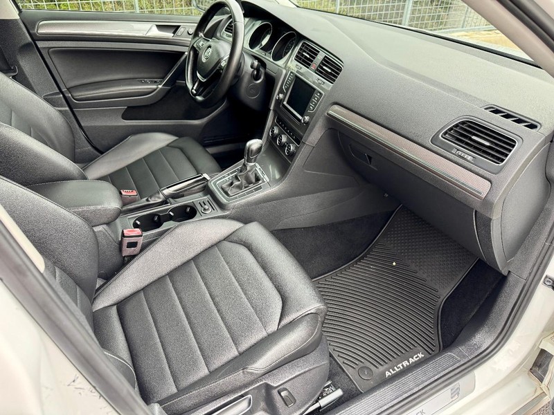 Volkswagen Golf Alltrack SEL Vehicle Image 20