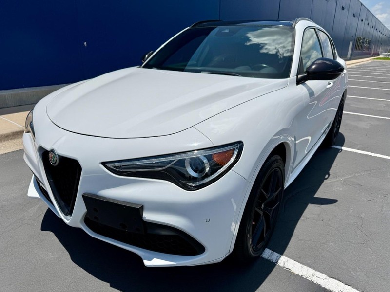 Alfa Romeo Stelvio Ti Sport AWD Vehicle Image 02