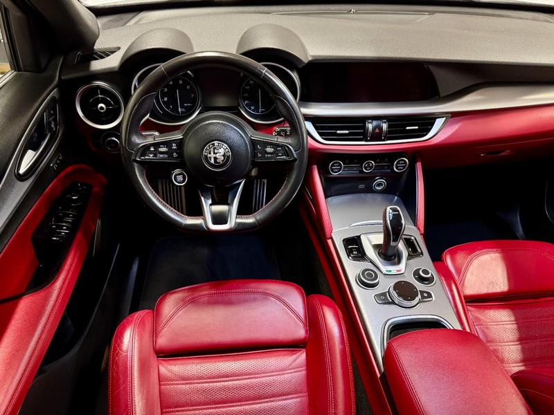 Alfa Romeo Stelvio Ti Sport AWD Vehicle Image 06