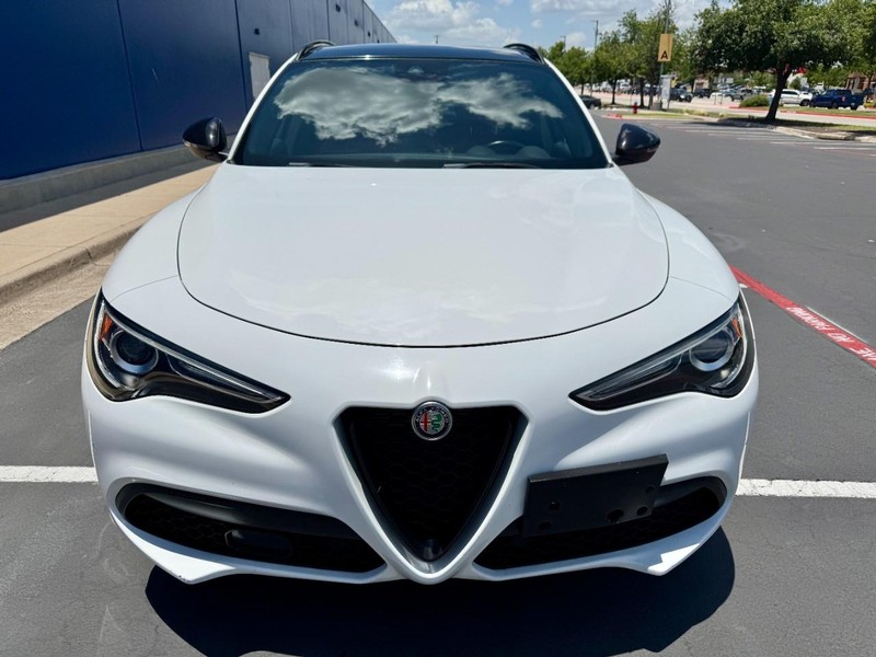 Alfa Romeo Stelvio Ti Sport AWD Vehicle Image 07