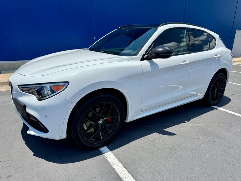 Alfa Romeo Stelvio Ti Sport AWD Vehicle Image 08