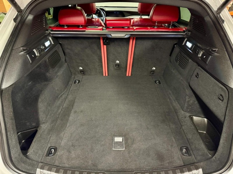 Alfa Romeo Stelvio Ti Sport AWD Vehicle Image 18
