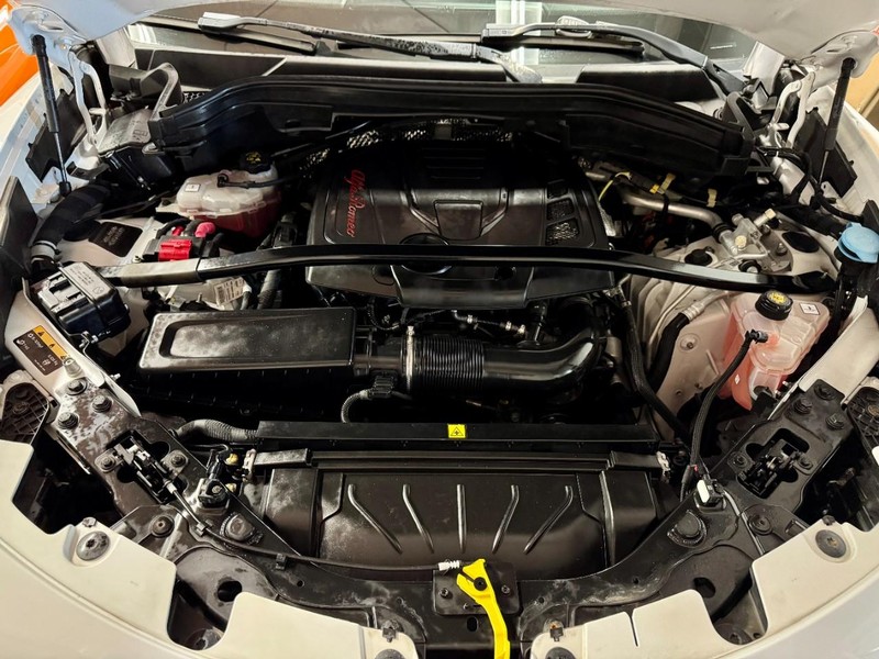 Alfa Romeo Stelvio Ti Sport AWD Vehicle Image 21