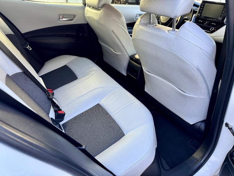 Toyota Corolla XSE Vehicle Image 18