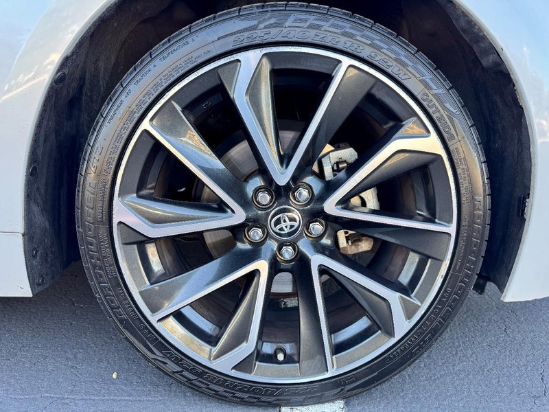 Toyota Corolla XSE Vehicle Image 20