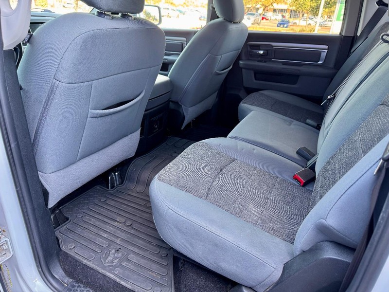 Ram 1500 Big Horn 3.0 V6 TDSL 4WD Vehicle Full-screen Gallery Image 17